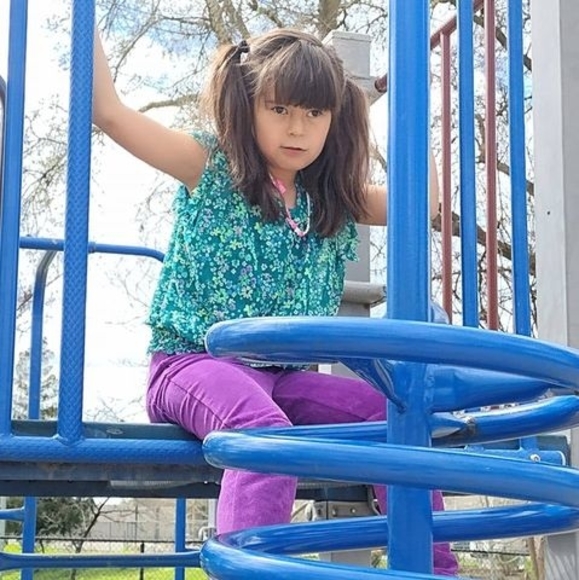 Meet your Posher, Cassandra - Picture 1 of 1